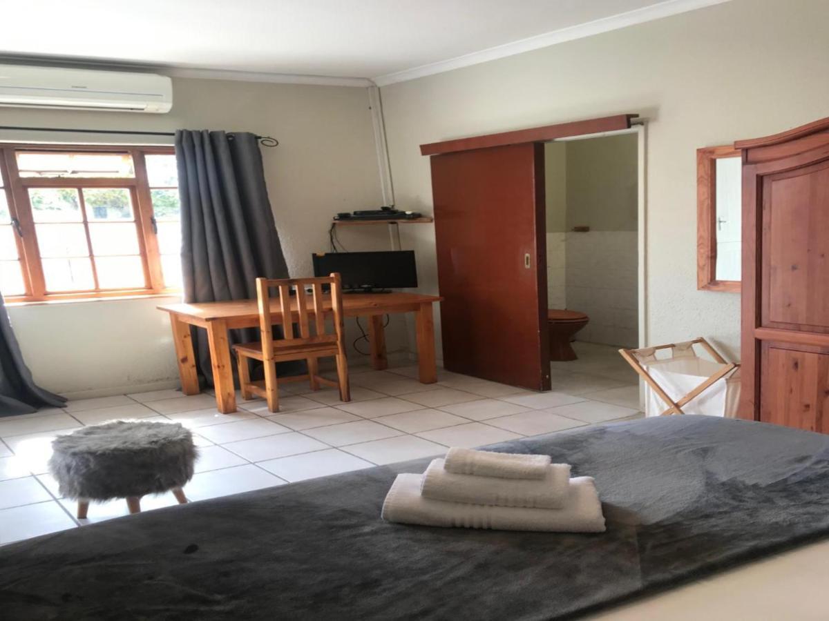 Le Petit Chateau Guest House Durbanville Zewnętrze zdjęcie