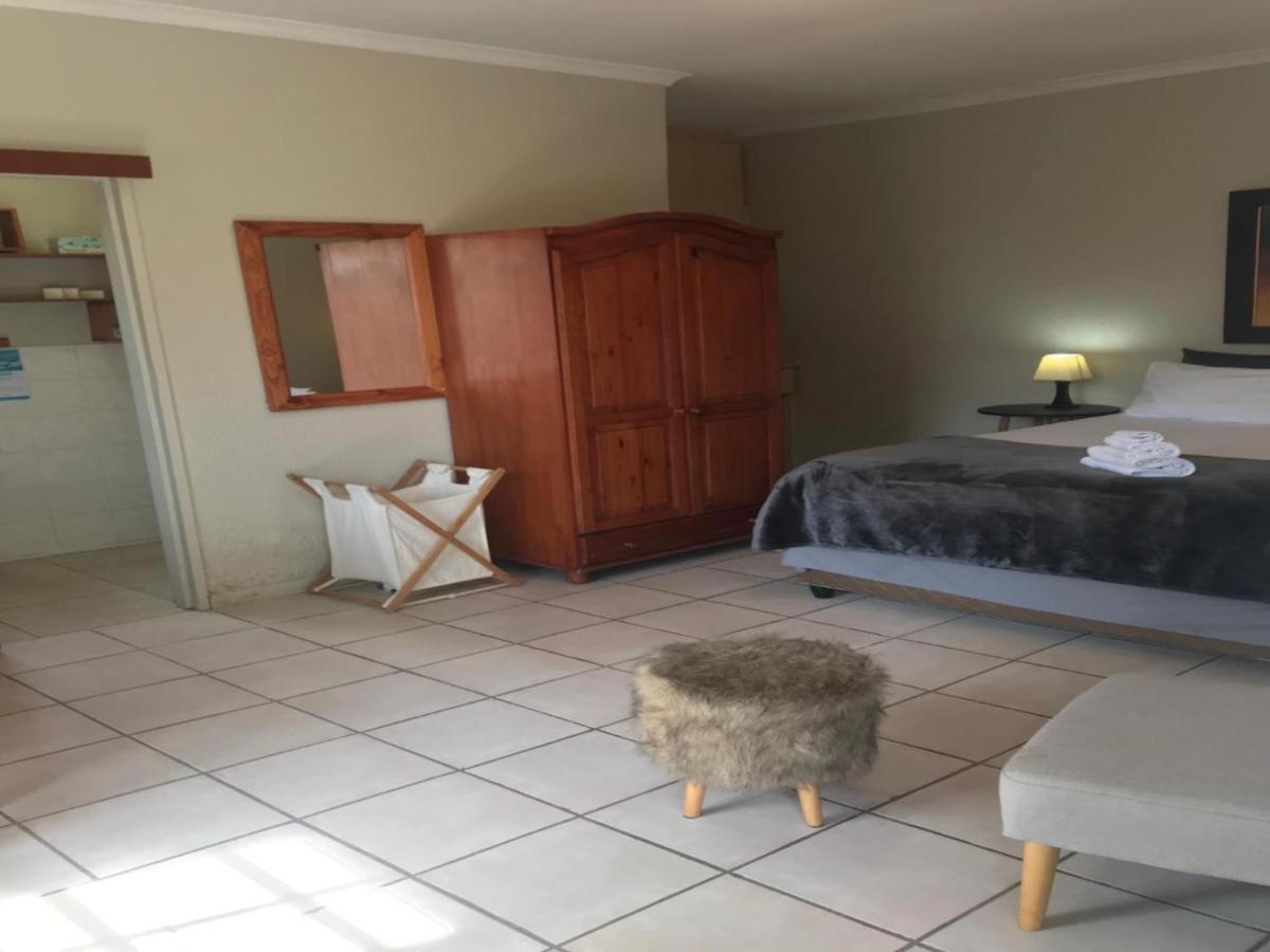 Le Petit Chateau Guest House Durbanville Zewnętrze zdjęcie